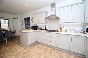 Kitchen/Diner- click for photo gallery